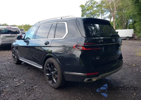 2025 BMW X7 xDrive40I z USA, uszkodzony, nr VIN 5UX23EM05S9Z25748